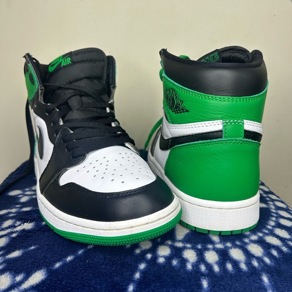 Jordan 1 Retro High OG - Lucky Green - Picture 3 of 3